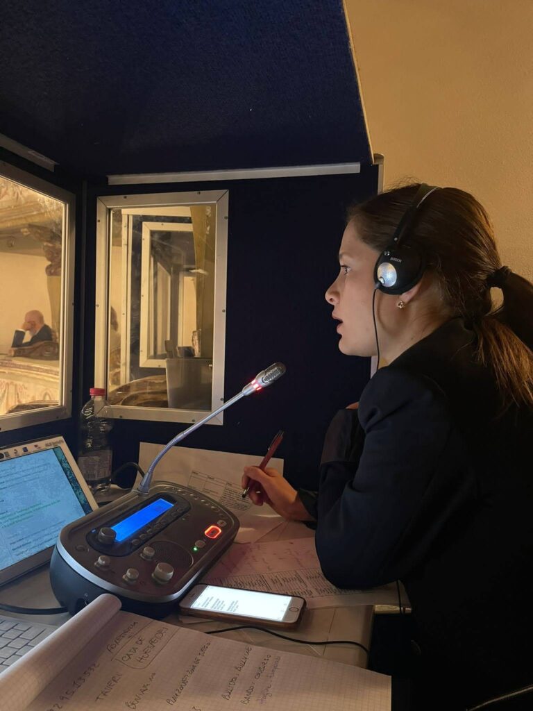 Servicio de Interpretación profesional en Italia
